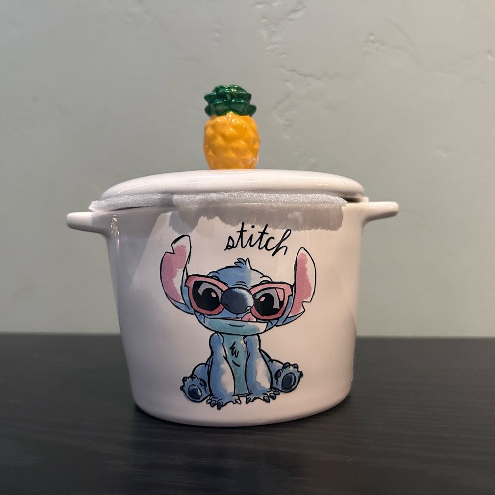Rae Dunn DISNEY Collection Stitch ALOHA Pineapple Topped Ceramic Baking Dish